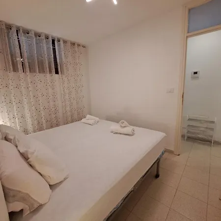 Great Ocean View, At 3 Min, One Bedroom Apartman *